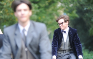 The Theory of Everything (Official Trailer)