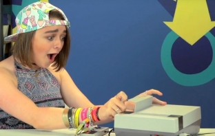 Ария Старк от Game of Thrones е звездата в Teens React: Nintendo NES Ария Старк от Game of Thrones е звездата в Teens React: Nintendo NES
