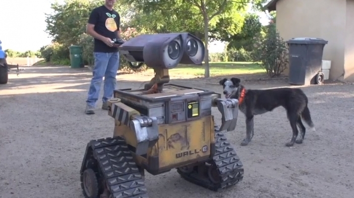 Wall-E в истинския живот - 1:1 със CG оригинала на Pixar