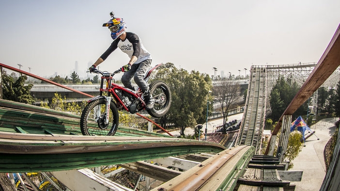 Уникални мото каскади с Жулиен Дюпон на Red Bull Roller Coaster в Мексико