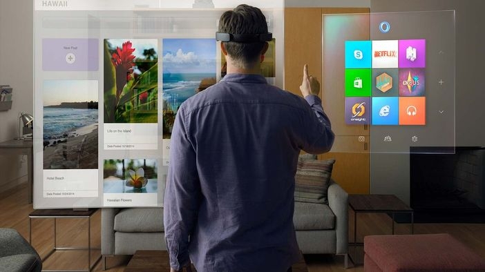 Microsoft HoloLens - Transform your world with holograms