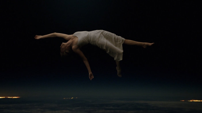 Най-добрите актьори на 2015 година преодоляват гравитацията в Take Flight 