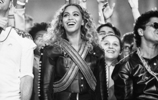 Изпълнение от световна класа: Beyonce, Bruno Mars и Coldplay превзеха Super Bowl 50