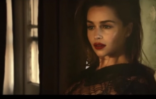 Емилия Кларк е  забавна и секси дори в странното промо на Vogue (Видео)