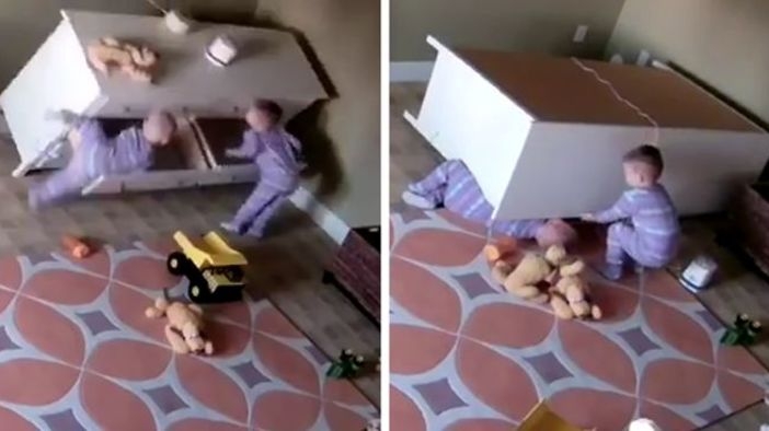 2-годишно дете със супер сила спаси живота на своя близнак (Видео)