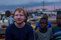 Ед Шийрън засне пътуването си до Либерия в What Do I Know?
