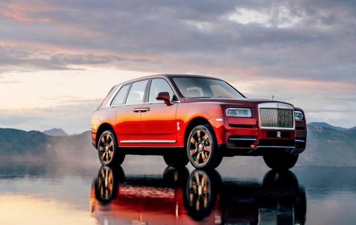 "Rolls-Royce" представи най-скъпия SUV