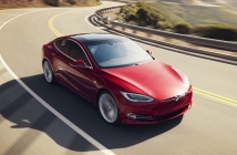 "Tesla" след още една катастрофа: "Autopilot" не прави колите ни автономни