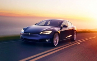 Автомобилите на Tesla постепенно стават напълно автономни от август