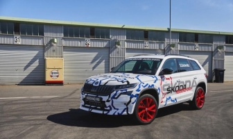 Skoda Kodiaq RS постави рекорд на пистата Skoda Kodiaq RS постави рекорд на пистата