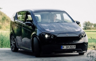 Германска компания разработва електрически автомобил, който се зарежда в движение