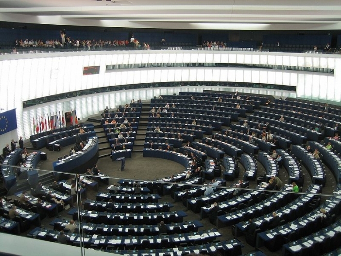 Европейският парламент одобри спорните ъплоуд филтри и "данък върху линковете"