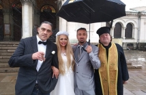 Плеймейтката Жанета Осипова се омъжи по жартиери пред "Св. Александър Невски" (снимки)
