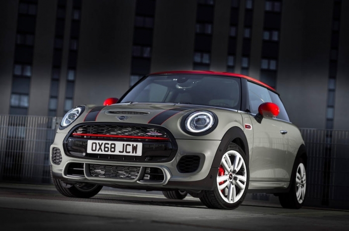 "Mini" представи фейслифт на спортната версия John Cooper Works