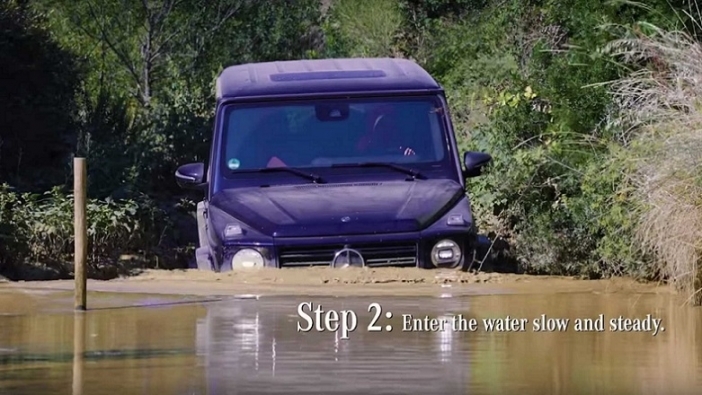 От "Mercedes" съветват собствениците на G-класи как да минават през реки