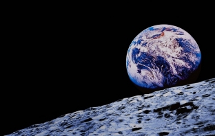 НАСА ускорява плановете си да се върне на Луната