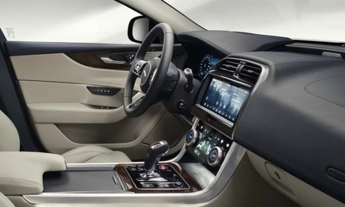 Дизайнерът на "Jaguar" не иска сензорни дисплеи в автомобилите