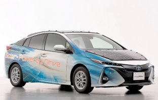 Toyota Prius ще опита да използва слънцето за допълнителна енергия