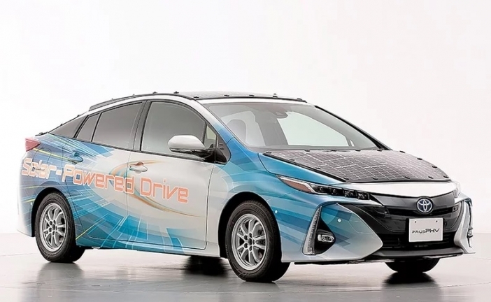 Toyota Prius ще опита да използва слънцето за допълнителна енергия