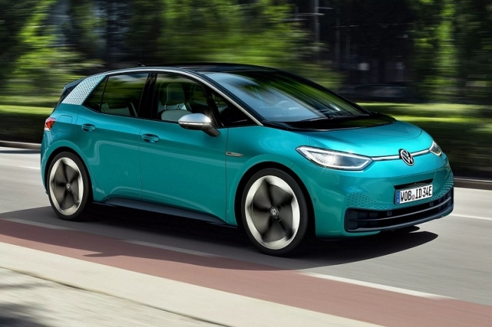 "Volkswagen" представи ID3 и гледа към електрическото бъдеще