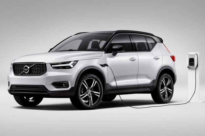 "Volvo" електрифицира цялата си гама с новия XC40 plug-in хибрид