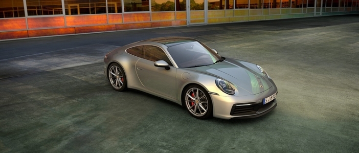 Porsche: Бензиновото 911 има дълго бъдеще