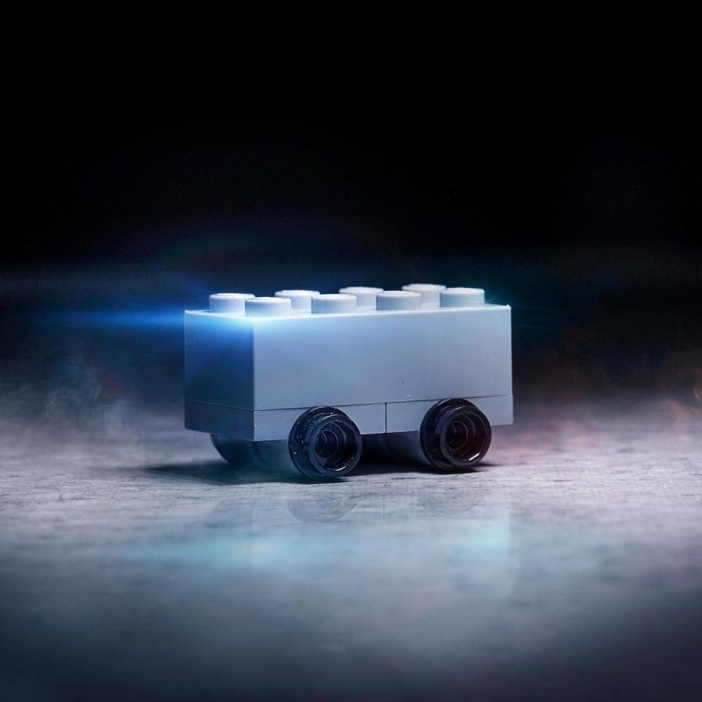 "Lego" представи свой "нечупим" пикап, за да се пошегува с "Tesla"