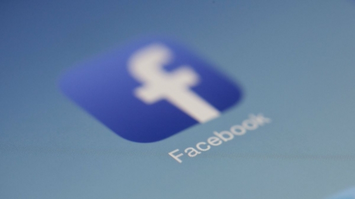 Facebook отлага приложението за запознанства
