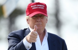 Тръмп показа нов дизайн на шапката си \