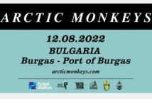 "Arctic Monkeys" пристигат в Бургас през 2022 г.