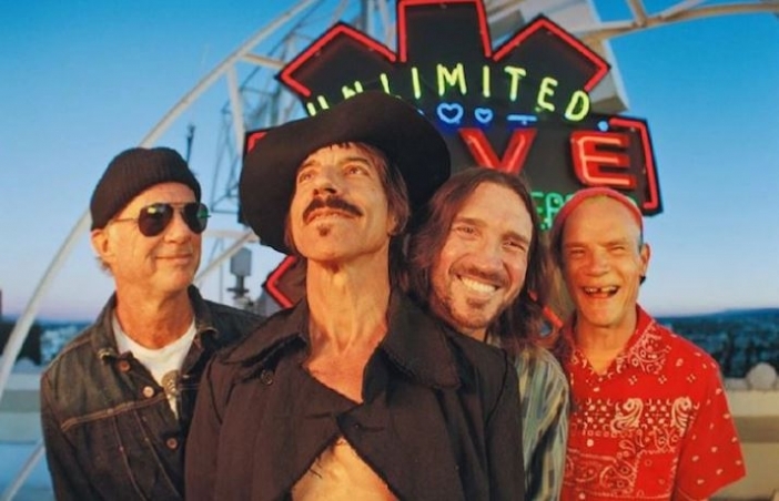 Вижте най-новото от "Red Hot Chili Peppers" - "Black Summer"!