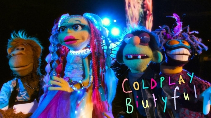 Вижте интересния клип на песента на "Coldplay" - "Biutyful"!