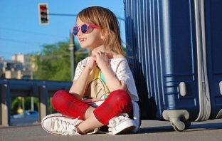 Кога е подходящо да вземем слънчеви очила за деца?