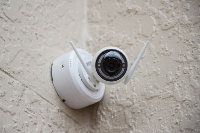 Как се монтират охранителни камери - видове камери, избор и монтаж?