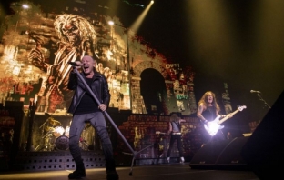 Iron Maiden разтърсват София: Метъл динозаврите готвят най-голямото шоу в историята си на „Васил Левски“ Iron Maiden разтърсват София: Метъл динозаврите готвят най-голямото шоу в историята си на „Васил Левски“