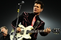 Крис Айзък идва в България! Култовият изпълнител на „Wicked Game“ с първи концерт у нас