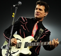 Крис Айзък идва в България! Култовият изпълнител на „Wicked Game“ с първи концерт у нас