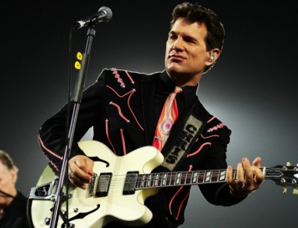 Крис Айзък идва в България! Култовият изпълнител на „Wicked Game“ с първи концерт у нас