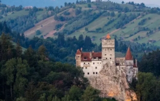 Влакче на ужасите и свръхестествени същества: Готвят първия в света парк за Дракула!