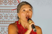 "Камион ме блъсна, трактора ме гази...": китайката Сюли взриви Тик ток с български хитове!