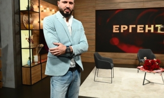 Елвиса влиза в студиото на „Преди обед“ като водещ на „Ергенът с Мартин и компания“
