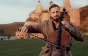 Hauser и магията на вечните мелодии в нов проект - „The Swan“