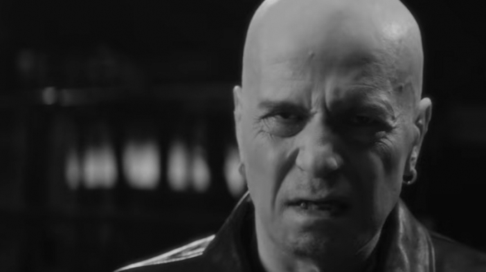 Слави Трифонов разбуни духовете с новата си песен "Деца, забравени от Бога"  (видео)