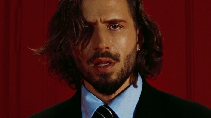 "Безсърдечен"! Чуйте новата песен на Папи Ханс!