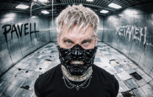 Рязък завой: Павел се завръща към първата си любов - тежката музика. Чуйте \