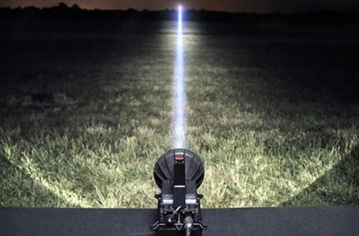 Колко далеч може да свети един фенер? Отговорът е 6 926 метра