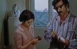 Българската класика „Два диоптъра далекогледство“ дава старт на комедийния фестивал „Е, и?“ на 1 април