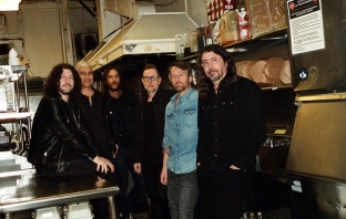 „Foo Fighters“ с нов албум и силно българско присъствие във видеото към „Window“ (видео)