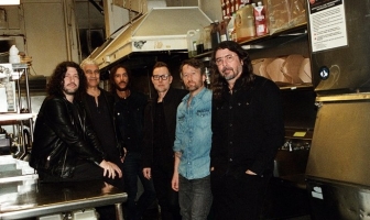 „Foo Fighters“ с нов албум и силно българско присъствие във видеото към „Window“ (видео)