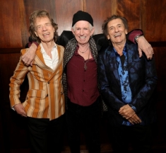 „Rolling Stones“ са неуморни: Чуйте „Who You Callin’ Crazy“ – новото им парче със саксофониста Кортни Пайн!